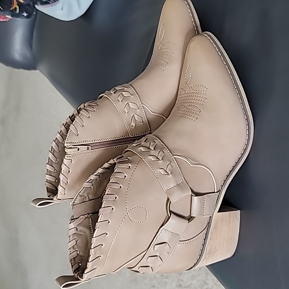Womans boots